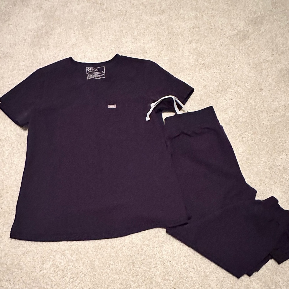 Figs Scrub Set. Small Top XS petite bottom.